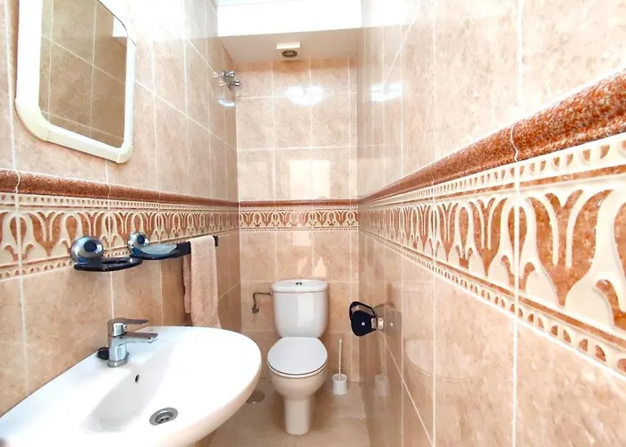 Lovely 2 Bedroom Townhouse In Fuentesol, Nerja