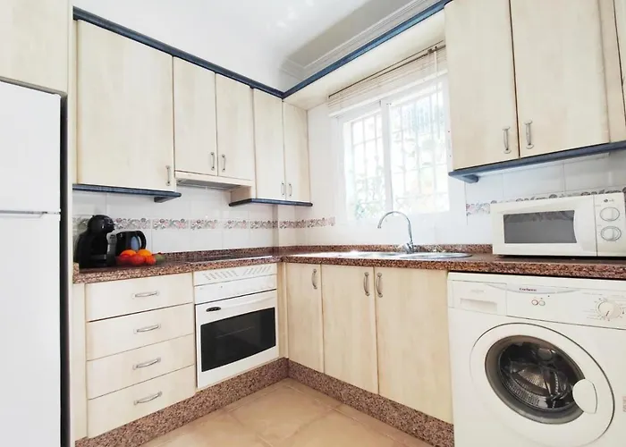 Lovely 2 Bedroom Townhouse In Fuentesol,