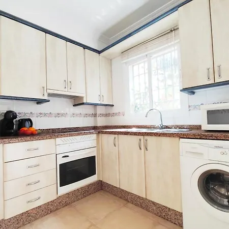 Lovely 2 Bedroom Townhouse In Fuentesol,