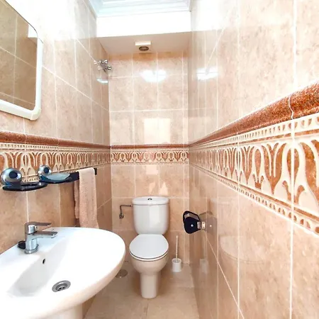 Lovely 2 Bedroom Townhouse In Fuentesol, Нерха